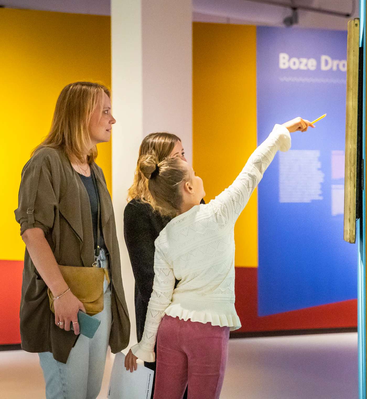 Samen naar kunst kijken in VBVD Fotografie Mvd O
